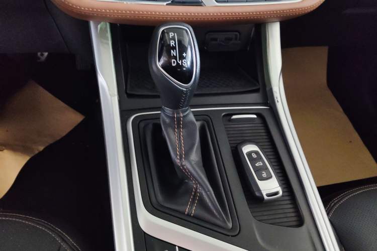 Used Geely Auto Vision X6 2018 1.4T CVT 4G Connected Luxury Version Gear Lever