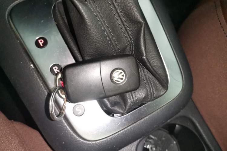 Used Volkswagen Tiguan 2015 1.8TSI Automatic Two-Wheel Drive Luxury Model Vehicle Key