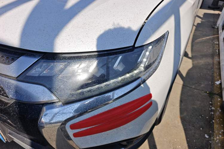 Used Mitsubishi Outlander 2020 2.4L 4x4 Zhi Xiang Edition 5 Seats Left Front Headlight