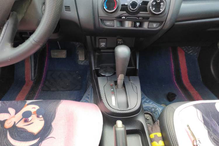 Used Honda Fit 2016 1.5L LXS CVT Comfort Sunroof Version Gear Lever