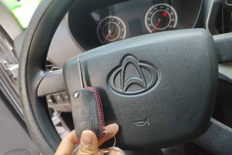 Used CHANGAN KAICHENG Ruixing M60 2023 1.6L CNG Comfort-Grade 6-Seater Passenger Vehicle