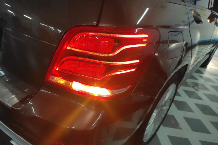 Used Mercedes-Benz GLK-Class 2014 GLK 260 4MATIC Dynamic Model Right Rear Taillight