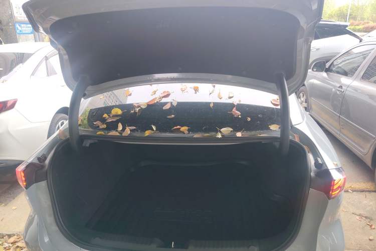 Used Geely Galaxy L6 2024 125km PLUS Dragon Edition Trunk