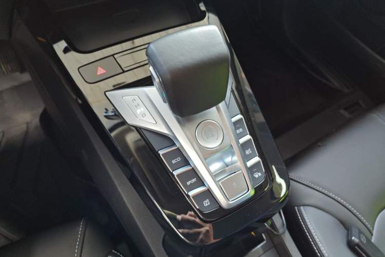 Used BYD Yuan New Energy 2019 EV535 Smart Connect Trendsetting Model Gear Lever