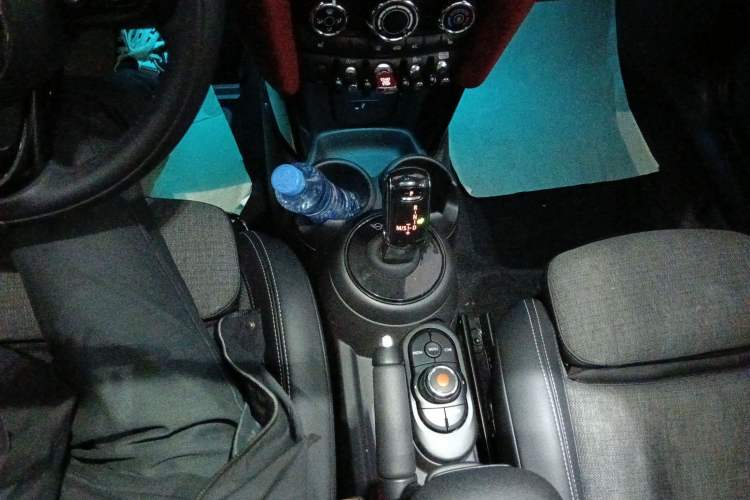 Used MINI 2019 1.5T COOPER Classic Edition Gear Lever