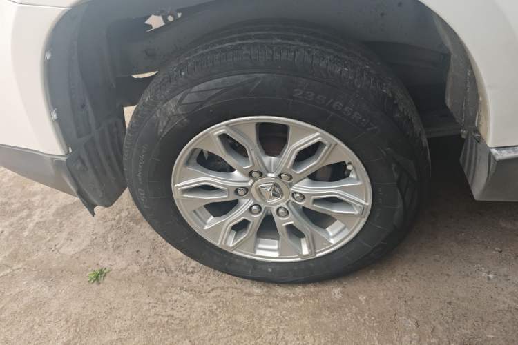 Used JMC Yusheng S350 2016 2.0T Automatic Two-Wheel Drive Gasoline Luxury Edition 5 Seats Right Rear Wheel Hub