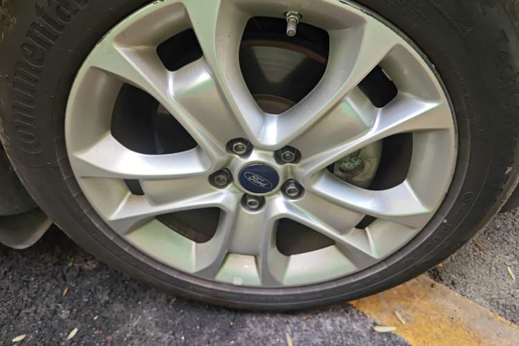 Used Ford Kuga 2013 2.0L GTDi Four-Wheel-Drive Sport Model
