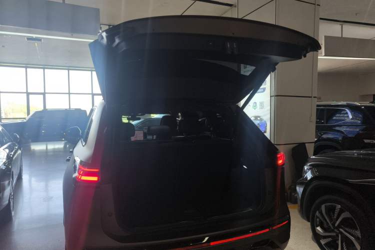 Used Volkswagen Teramont 2025 Tiguan Pro 450TSI Four-Wheel Drive Summit Edition Trunk