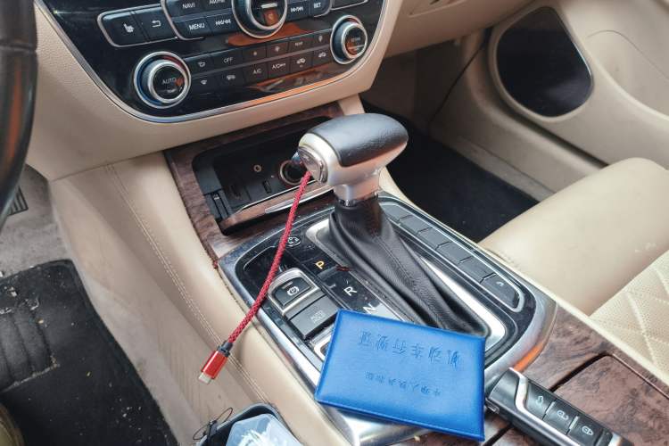 Used GAC Trumpchi GA8 2017 320T Smart Edition Gear Lever