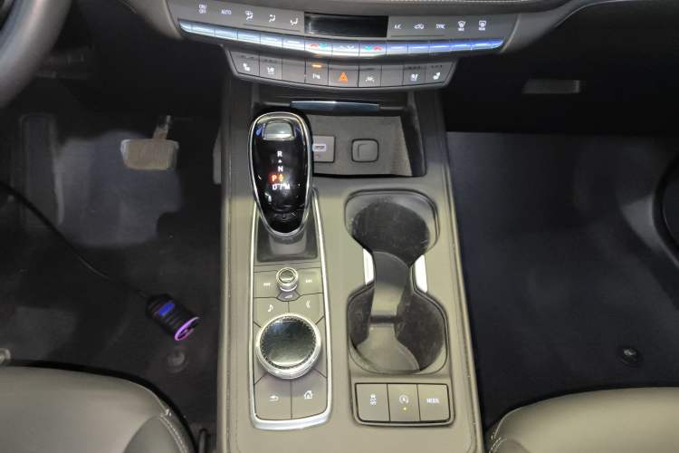 Used Cadillac XT4 2022 28T Two-Wheel Drive Prestige Version