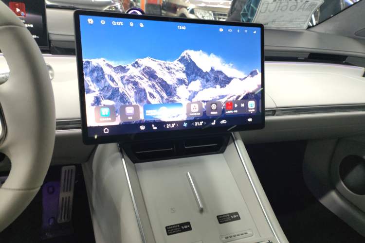 Used Hima Luxeed S7 2025 855 km Max