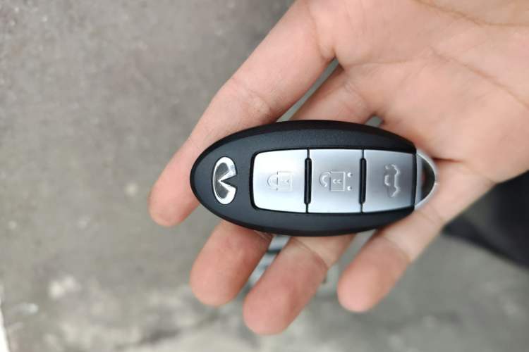 Used Infiniti Q50 2014 2.0T Comfort Edition
