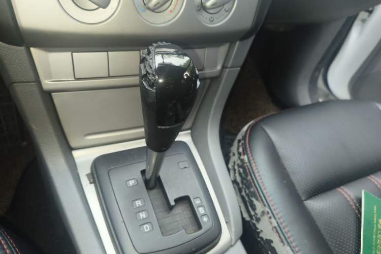Used Ford Focus 2013 Hatchback Classic 1.8L Automatic Base Model Gear Lever