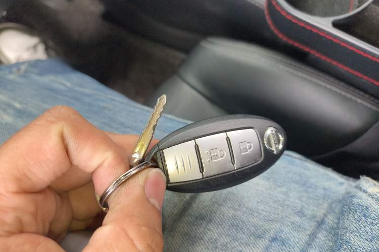 Used Nissan X-Trail 2014 2.0L CVT Comfort Edition 2WD Vehicle Key