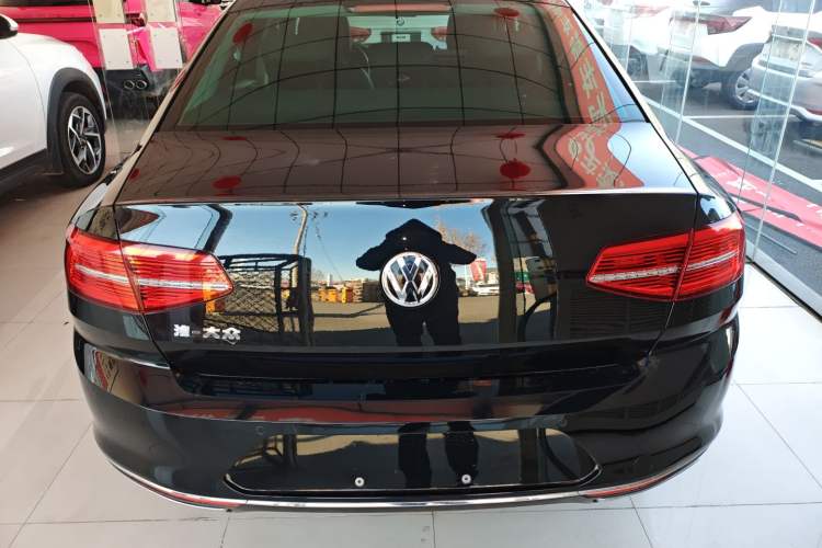 Used Volkswagen Magotan 2019 330TSI DSG Leading Model China VI Standard
