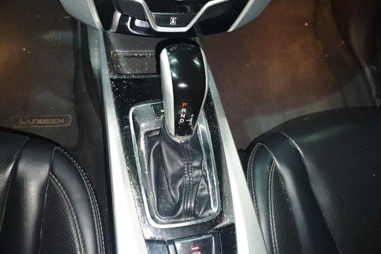 Used Luxgen U6 SUV 2015 1.8T ZhiZun Model