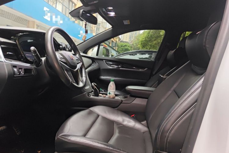 Used Cadillac XT5 2020 Revised Version 28T Luxury Edition Left Front Seat
