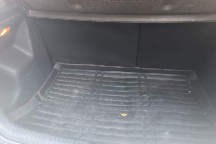 Used Kia K2 2015 Hatchback 1.4L AT GLS Cool Edition