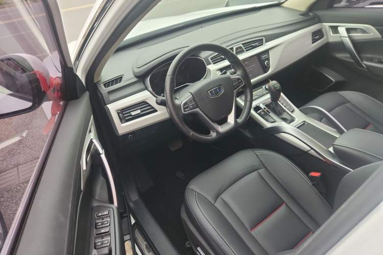 Used Geely Auto Emgrand X7 Sport 2018 1.8TD Automatic Two-Wheel Drive Smart Connect 4G Internet Edition Driver Seat