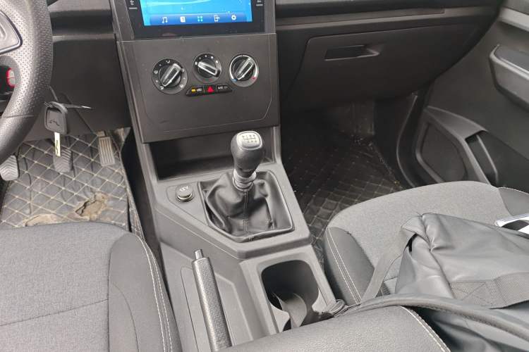 Used Wuling Hongguang PLUS 2020 1.5L Manual Standard Edition 7-Seater
