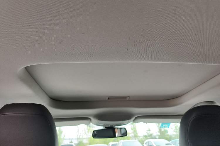 Used Ford Mondeo 2013 2.0L GTDi 200 Luxury Model Headliner