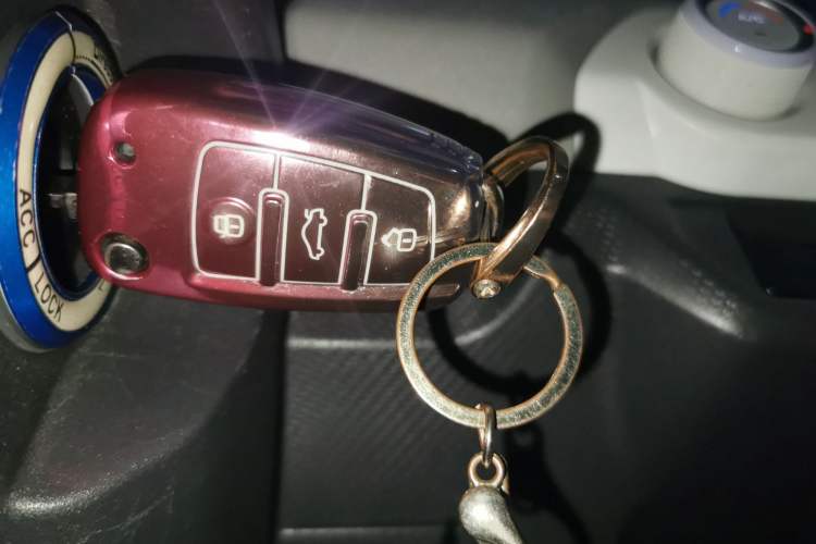 Used Chery QQ Ice Cream 2022 170km Sundae Phosphate Lithium-Ion