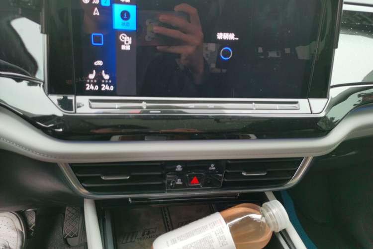 Used Volkswagen Teramont 2023 380TSI Four-Wheel Drive Prestige Luxury Edition Audio And AC Panel