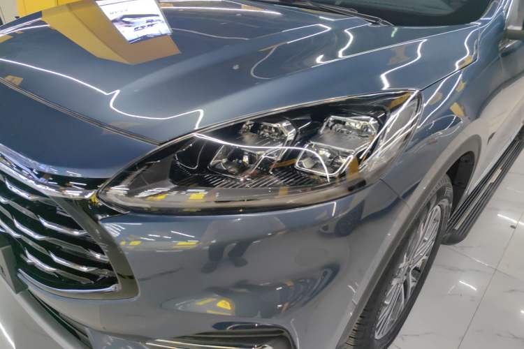 Used Ford Escape 2020 EcoBoost 245 Two-Wheel-Drive Titanium Edition
