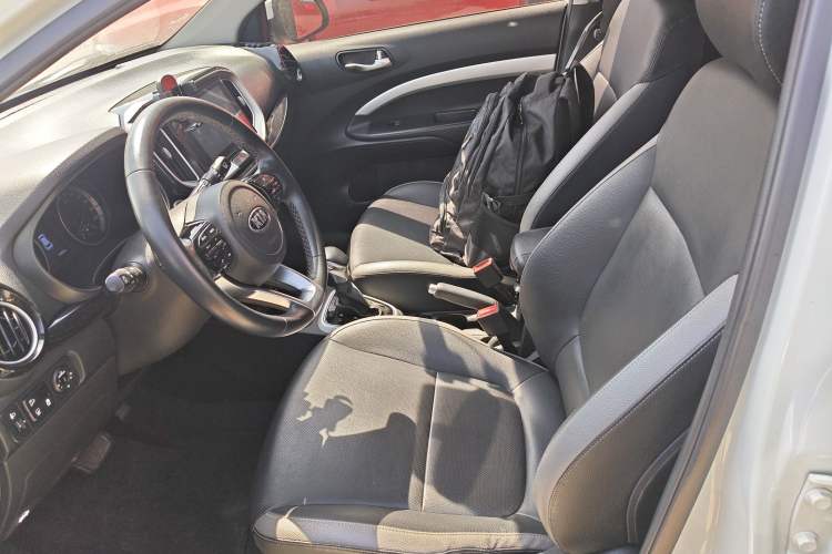 Used Kia kx1 Stonic 2021 1.4L Automatic Fun Edition Left Front Seat