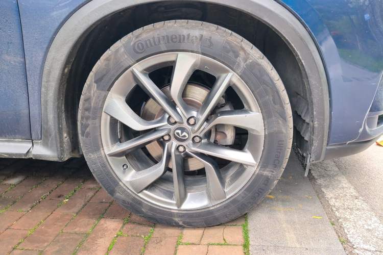 Used Infiniti QX50 2018 2.0T Four-Wheel Drive Smart Edition Right Front Wheel Hub