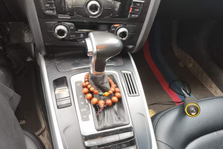 Used Audi A4L 2015 35 TFSI Automatic Standard Model Gear Lever