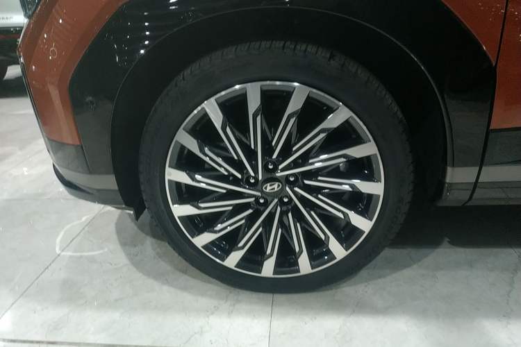 Used Hyundai Santa Fe 2024 2.0T Connoisseur Ultra Exterior 4