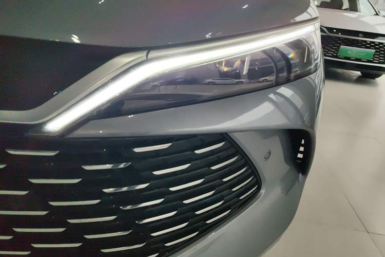 Used BYD Qin L 2025 DM-i Smart Drive 120KM Superior Model