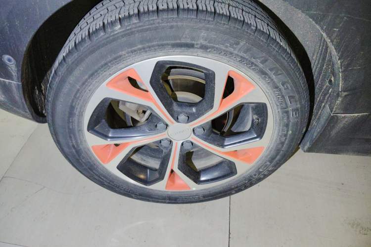 Used Lynk & Co 02 2019 1.5T DCT Two-Wheel Drive Shine Pro Edition China VI Standard Right Rear Wheel Hub