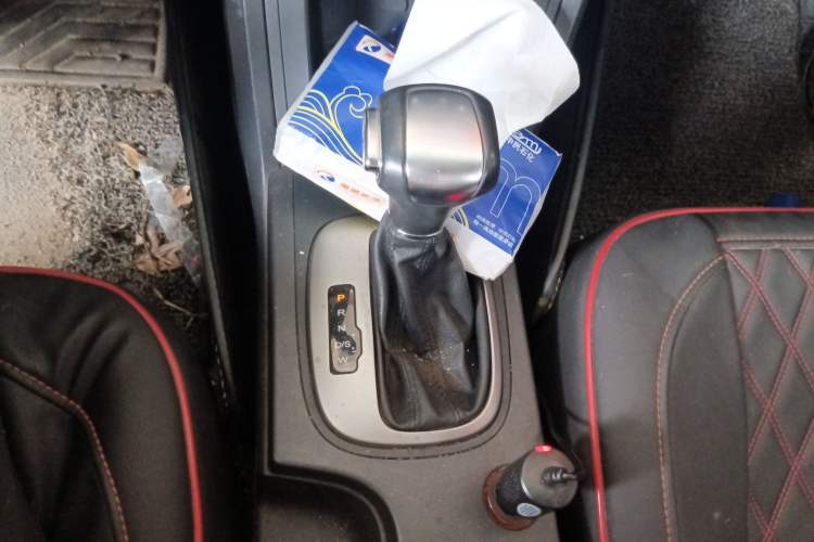 Used Roewe 350 2015 1.5L Automatic Luxury Sunroof Edition Gear Lever