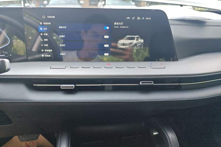 Used Changan Hunter 2024 Warrior Edition Luxury Model Dual-Motor All-Wheel Drive with Extra-Long Cargo Box
