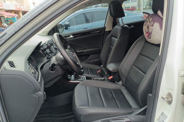 Used Volkswagen T-ROC 2018 280TSI DSG Two-Wheel-Drive Comfort Version China V Standard