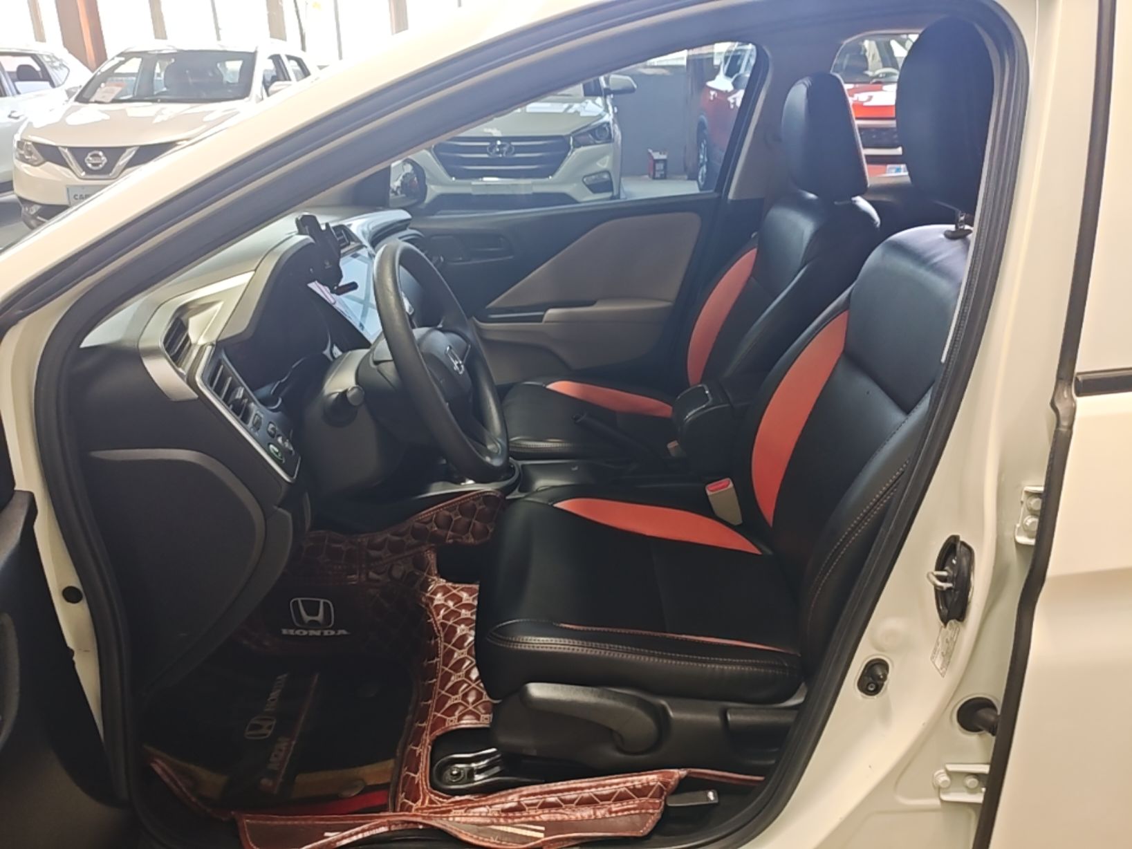 Interior delantero