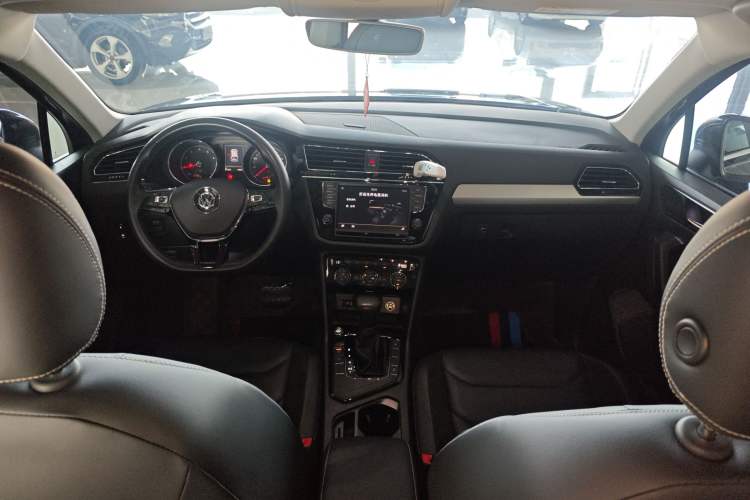 Used Volkswagen Tiguan L 2017 330TSI Automatic Two-Wheel Drive Luxury Edition
