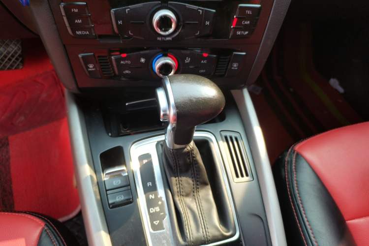 Used Audi Q5 2016 40 TFSI Technology Edition Gear Lever
