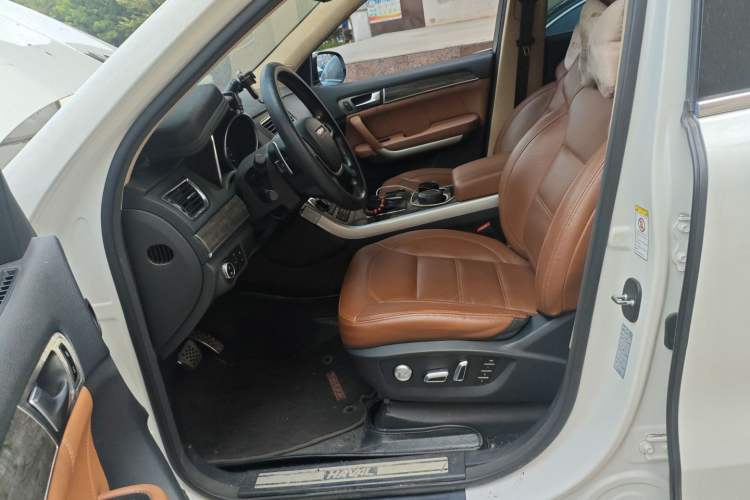 Used Haval H8 2015 2.0T Two-Wheel-Drive Luxury Version