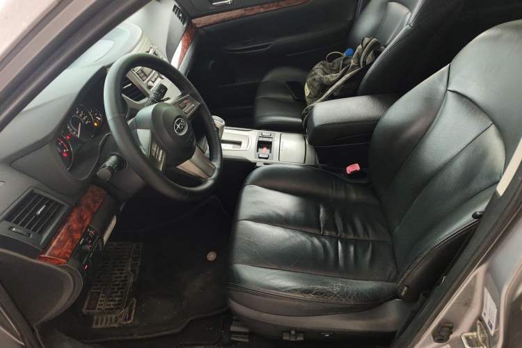 Used Subaru Outback 2010 2.5i Luxury Edition Left Front Seat