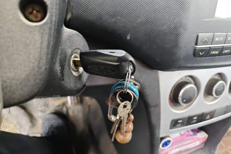 Used CHANGAN KAICHENG Ounuo S 2014 1.5L Base Version
