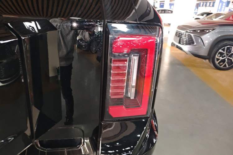 Used Formula Leopard 8 2025 Smart & Brave Flagship Edition 6 Seats Right Rear Taillight