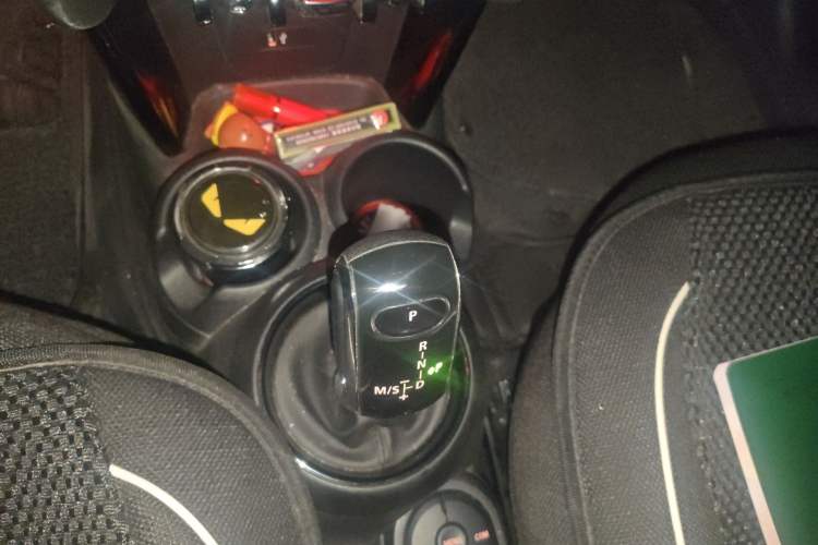 Used MINI 2019 1.5T COOPER Classic Edition Five-Door Version Gear Lever