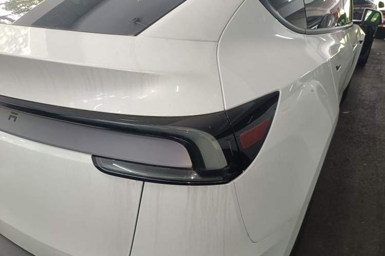 Used Tesla Model Y 2025 Rear-Wheel-Drive Version Right Rear Taillight