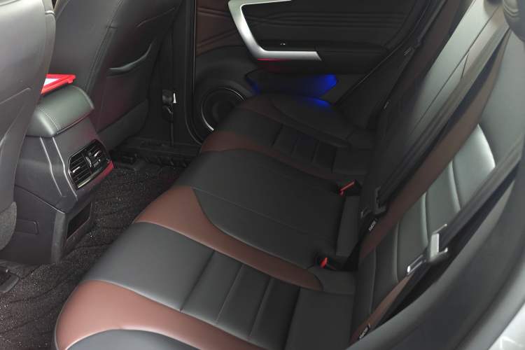 Used Wey VV5 2020 1.5T Two-Wheel Drive Color Pioneer