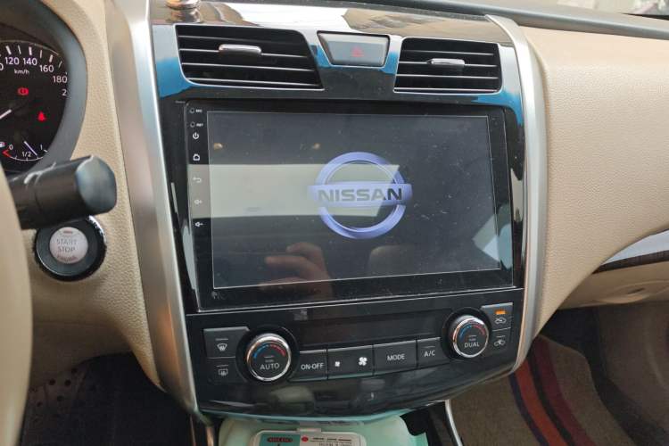 Used Nissan Teana 2013 2.0L XL Comfort Edition Audio And AC Panel