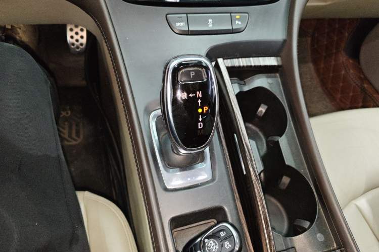 Used Buick LaCrosse 2016 20T Leading Model Gear Lever