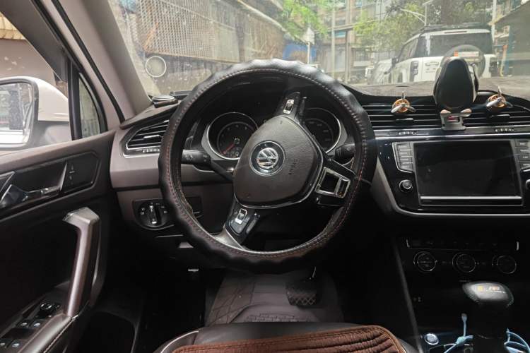 Used Volkswagen Tiguan L 2017 330TSI Automatic Two-Wheel Drive Flagship Edition
